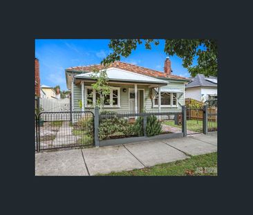 A stunning character filled home! - Photo 5