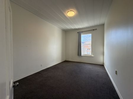 Charming 2-Bedroom Apartment in Prime Parnell Location - Photo 4