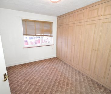 4 Bed Terraced House, Ashburton Avenue, IG3 - Photo 3