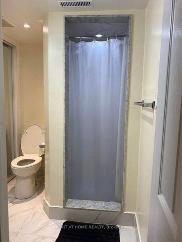 For Lease - 3158 Mccarron Crescent, Mississauga, Ontario - Photo 2