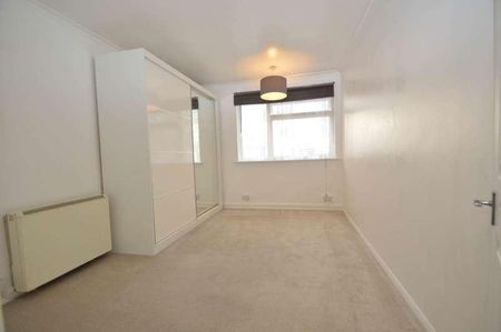 Addlestone, KT15 - Photo 3