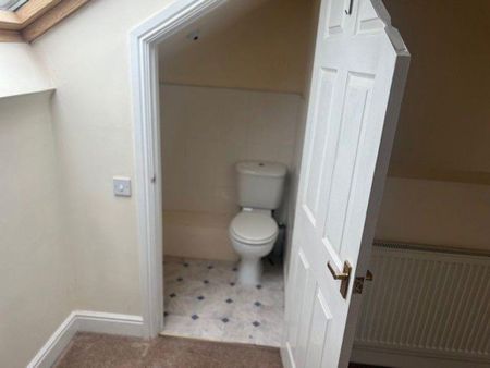 2 bedroom apartment to rent - Photo 4