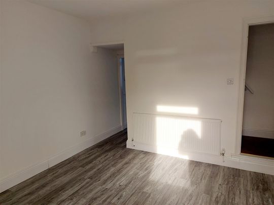 2 bedroom Semi-detached house to rent - Photo 1