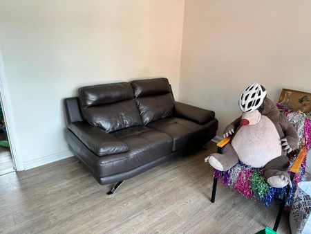 2 bedroom flat to rent - Photo 4