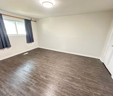 For Lease - 59 Flowertown Avenue, Brampton, Ontario - Photo 6