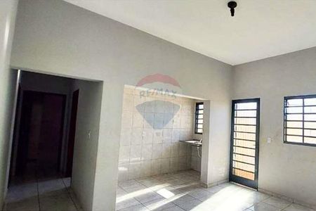Casa com Excelente Localização - Foto 2