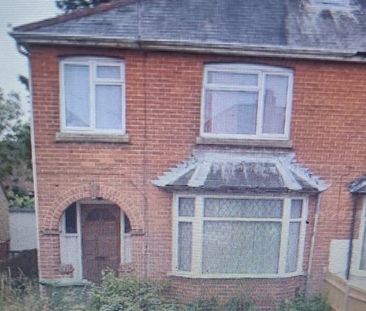 3 Bed Semi-Detached House, Lilac Road, SO16 - Photo 3