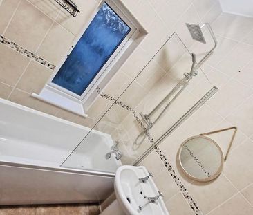3 bedroom semi-detached house to rent - Photo 6