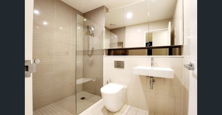 Northeast facing Three bedroom Apartment with Huge Courtyard. - Photo 4