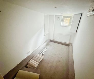 2 bedroom end of terrace house to rent - Photo 5
