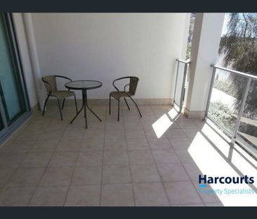 Stylish & Convenient 2x2 Apartment Living Near Transport & Shops - Photo 4