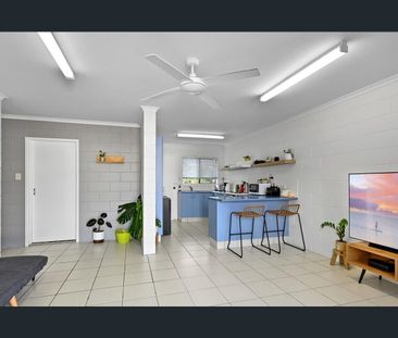 Two Bedroom Unit in Convenient Location - Photo 1