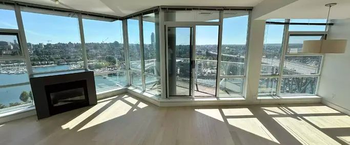 Luxury Waterfront Condo, Air-Conditioned! | 638 Beach Crescent, Vancouver - Photo 1