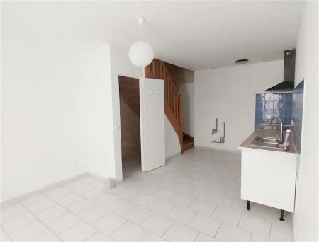 Location appartement 2 pièces - 45m² à Castillon la bataille (33350) - Photo 2