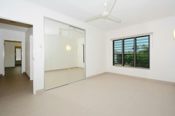 SUPER SPACEY TOWNHOUSE - Photo 1