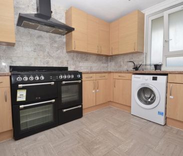 3 bedroom maisonette to rent - Photo 2