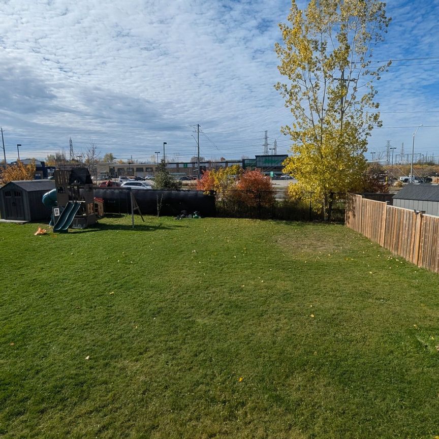 For Lease - 220 Westmeadow Drive, Kitchener, Ontario - Photo 1