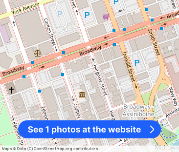 Roy John Manor - Photo 1