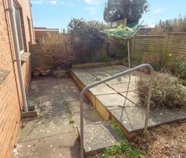 Townsend Road, Minehead, TA24 - Photo 3