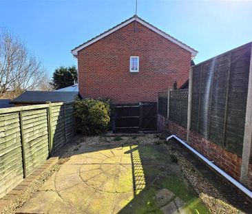 2 bedroom terraced house to rent - Photo 6