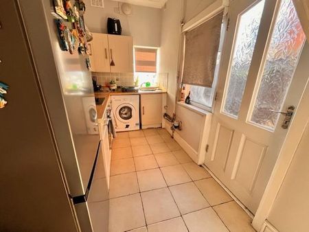 2 bedroom terraced house to rent - Photo 2
