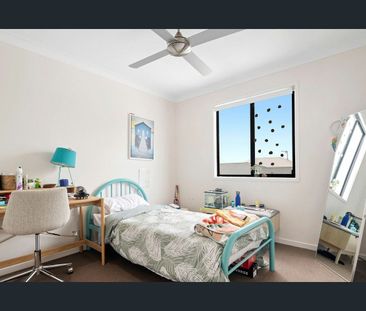 EASY CARE FAMILY HOME - Photo 3