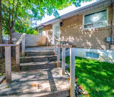 For Lease - 166 Cherrywood Drive Unit# Upper Level, Newmarket, Ontario - Photo 1