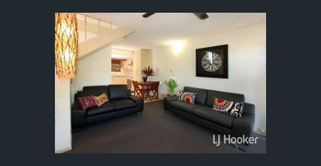 FULLY FURNISHED TWO BEDROOM IN NORTH WARD - LEASE BREAK AVAL 10/09/24 - Photo 2