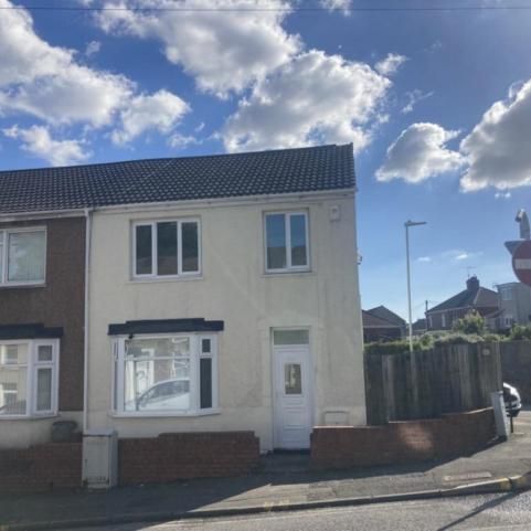 3 bedroom end of terrace house to rent - Photo 1