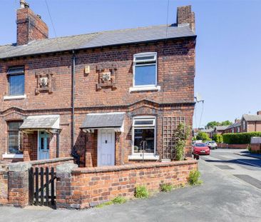 3 bedroom end of terrace house to rent - Photo 1