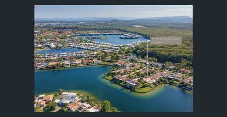 IMMACULATE LAKEFRONT DUPLEX - Photo 4