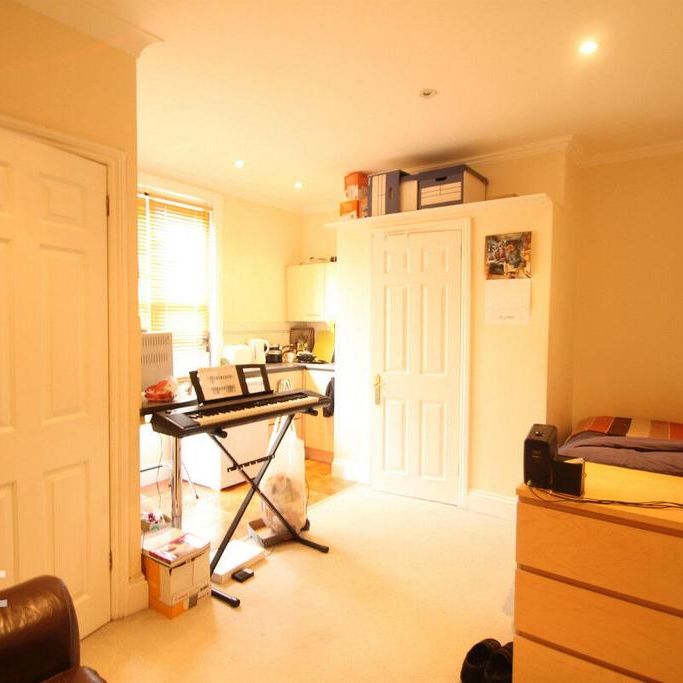 1 bedroom flat to rent - Photo 1