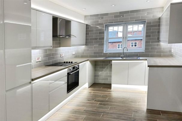 3 bedroom terraced house to rent - Photo 1