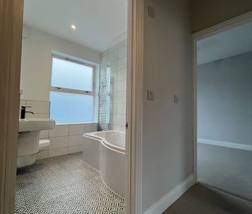 2 Bed Terraced House, Berwick Road, BS5 - Photo 2