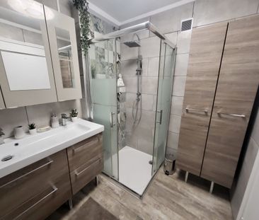 Location Appartement 5 pièces 94m² MARSEILLE 9ème - Photo 4