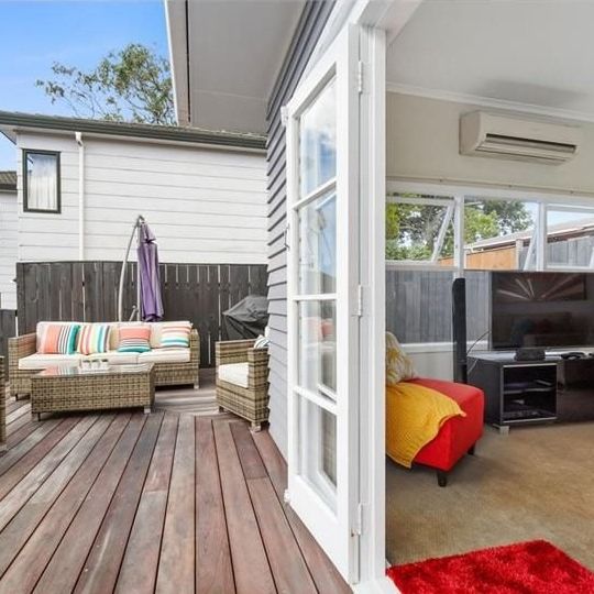 Warm Family Home in Forrest Hill Area - Photo 1