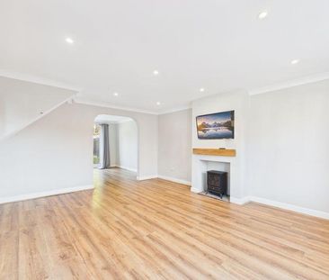 4 bedroom detached house to rent - Photo 2