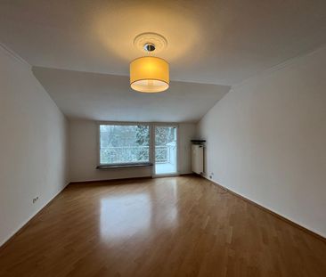 Charmante 3-Zimmer-Wohnung mit Einbauküche und großer Südost-Terras... - Photo 1