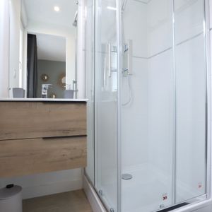 NIVERNAIS Roommate 4 Bedrooms at Brest - Photo 3
