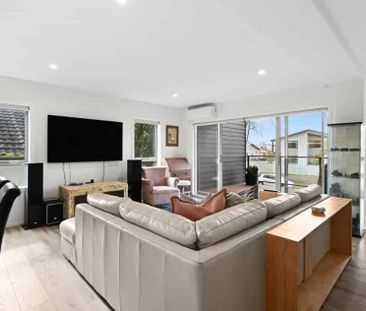 LOW MAINTENANCE, EASY LIVING, THIS WONT LAST LONG! - Photo 5