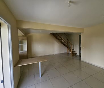 Location Maison 4 pièces 76m² PETIT BOURG 97170 - Photo 1