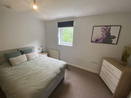 1 bedroom in a house share to rent - Photo 2