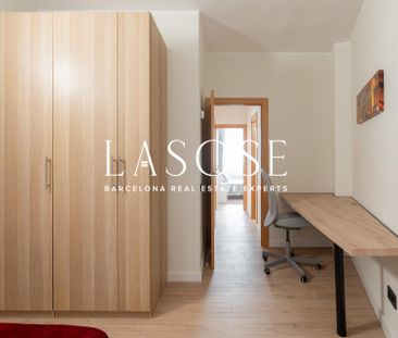 Apartment 110m² with optional garage to rent in Hostafrancs, Barcelona - Photo 2