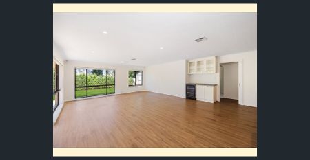 Spacious Living in the Heart of Windsor Gardens - Photo 3
