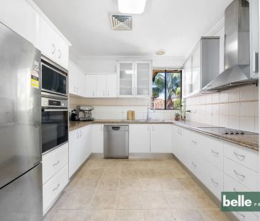 Private, Light-Filled Villa in a Prime Kingsgrove Pocket - Photo 5