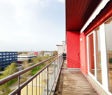 Exklusive Dachgeschosswohnung in Magdeburg - Zentrale Lage mit Universitätsnähe - Photo 2