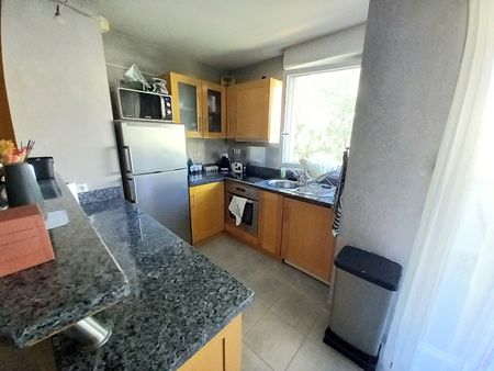 VITROLLES APPARTEMENT T2 MEUBLE TERRASSE, - Photo 4