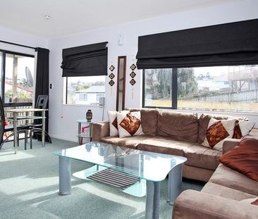 Property Management97b Athena Dr, Totara Vale - House for Rent - Photo 2