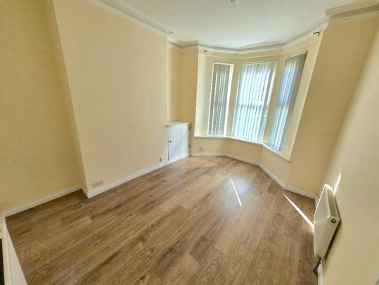 11 Lothair Avenue, Limestone Road, North Belfast, BT15 2HU - Photo 1