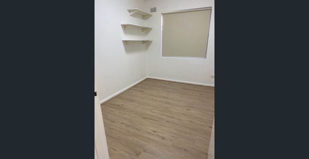 SMALL BLOCK OF 6 - GROUND FLOOR APARTMENT - Photo 1